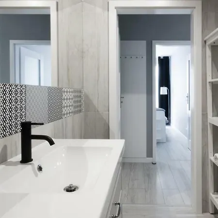 Apartament 9 아파트